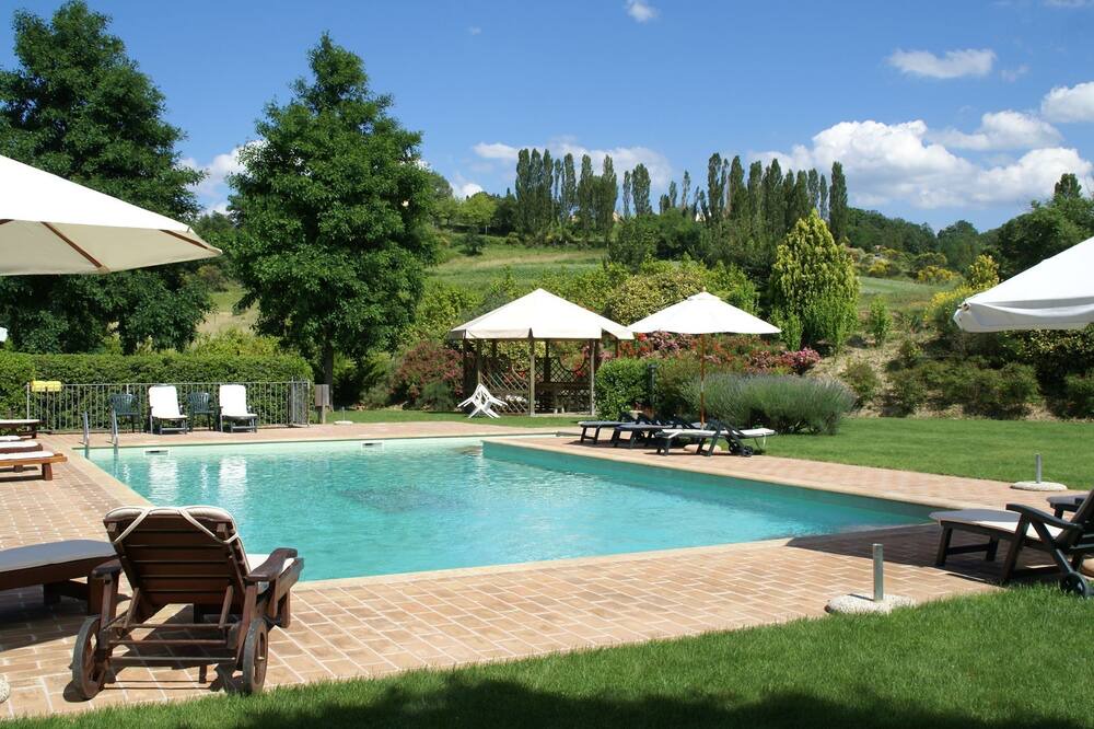 Photo of Outdoor in Montone