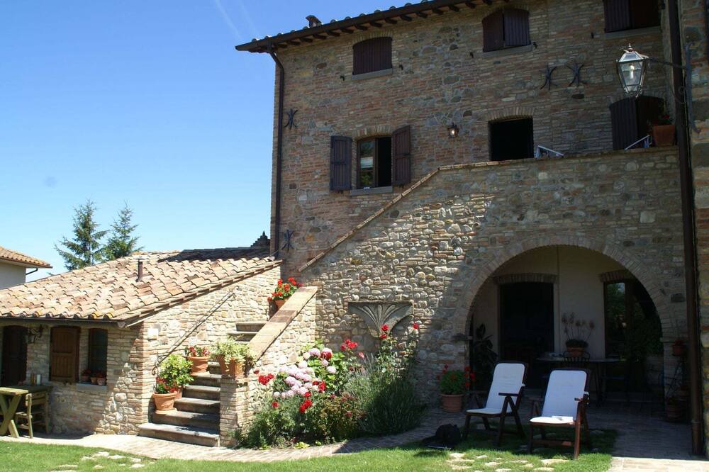 Photo of Patio Balcony in Montone
