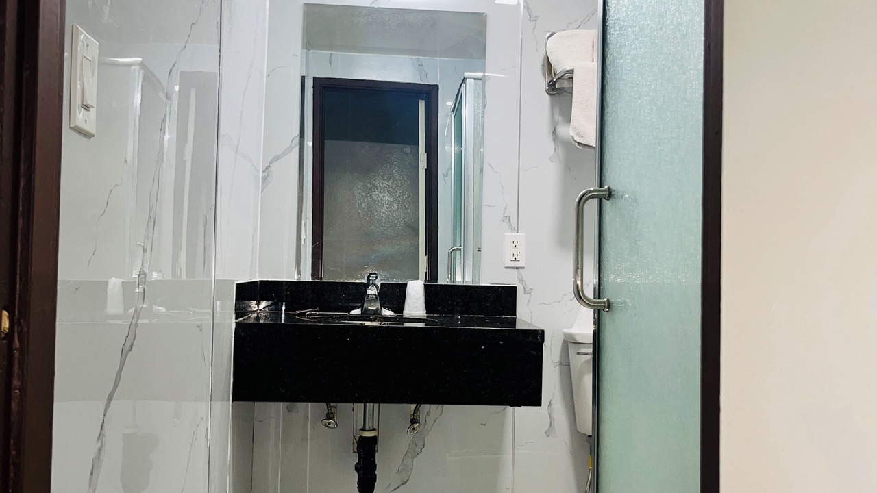 Photo of Bathroom in Hawthorne