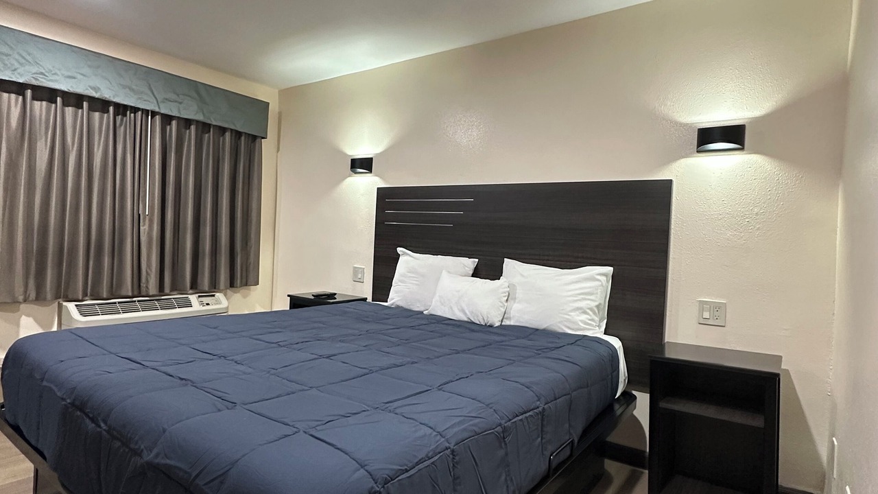 Photo of Bedroom in Hawthorne