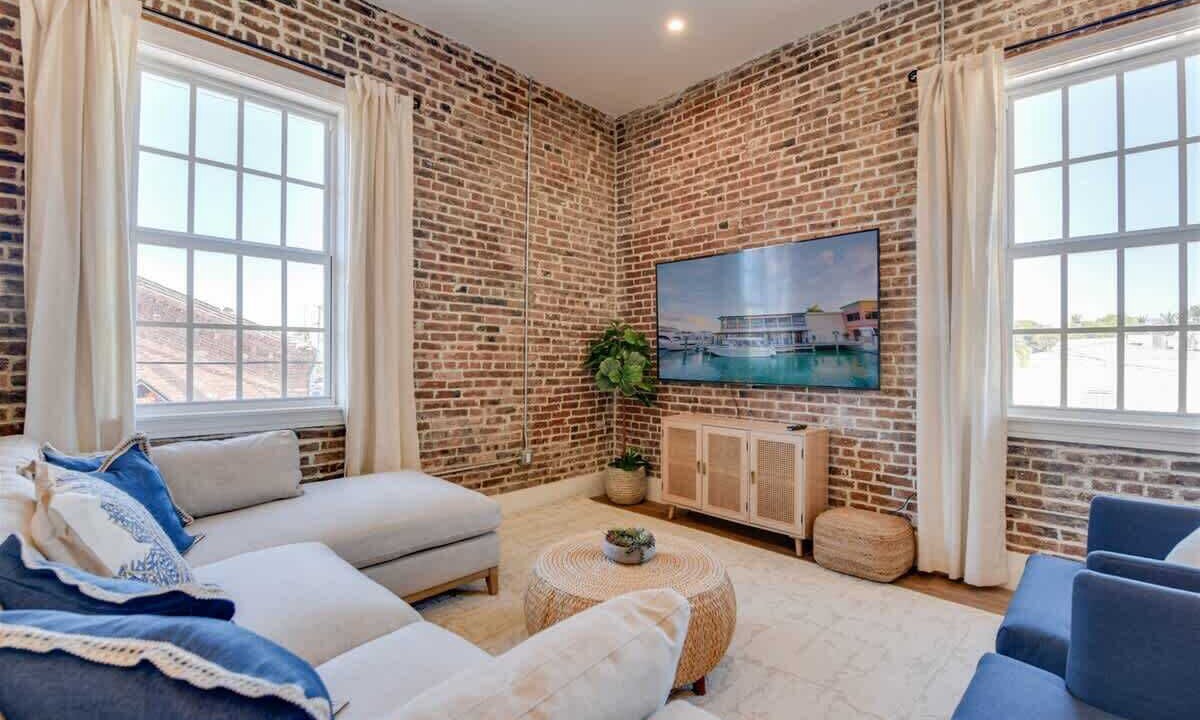 Photo of Livingroom in Historic Seaport