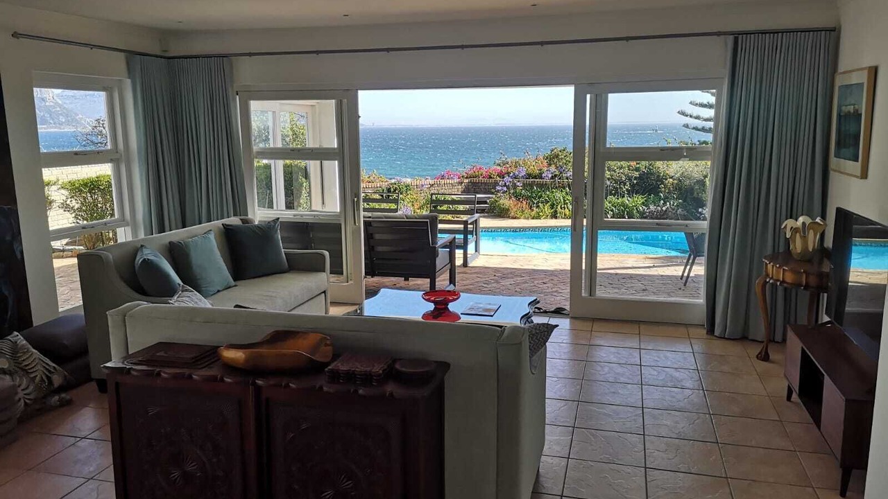 Photo of Livingroom in Simon's Town