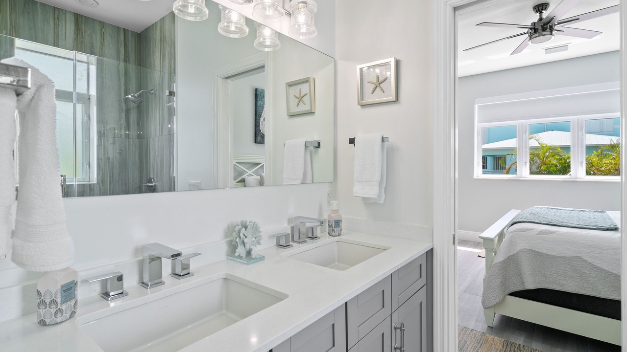 Photo of Bathroom in Summerland Key