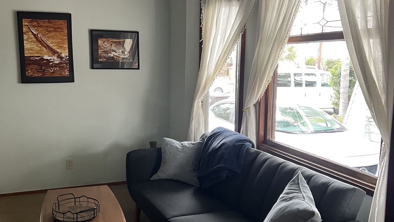 Photo of Livingroom in Eastside