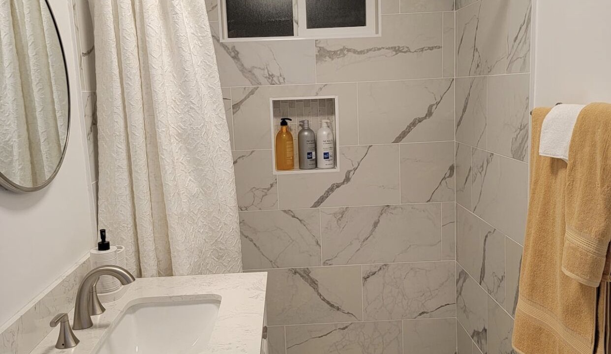 Photo of Bathroom in Harbor Gateway South