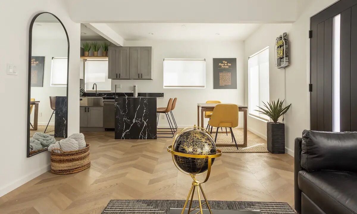 Photo of Livingroom in Los Angeles