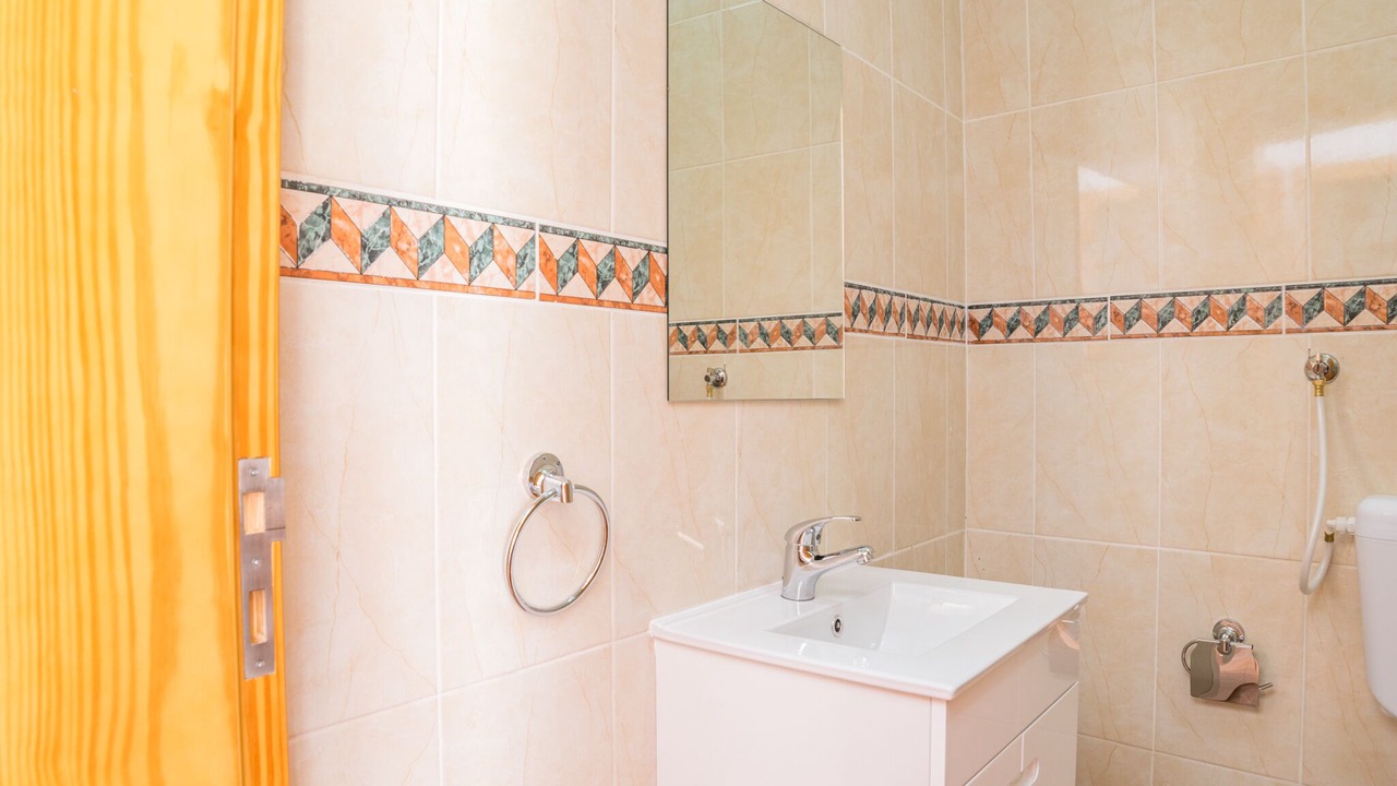 Photo of Bathroom in Meia Praia