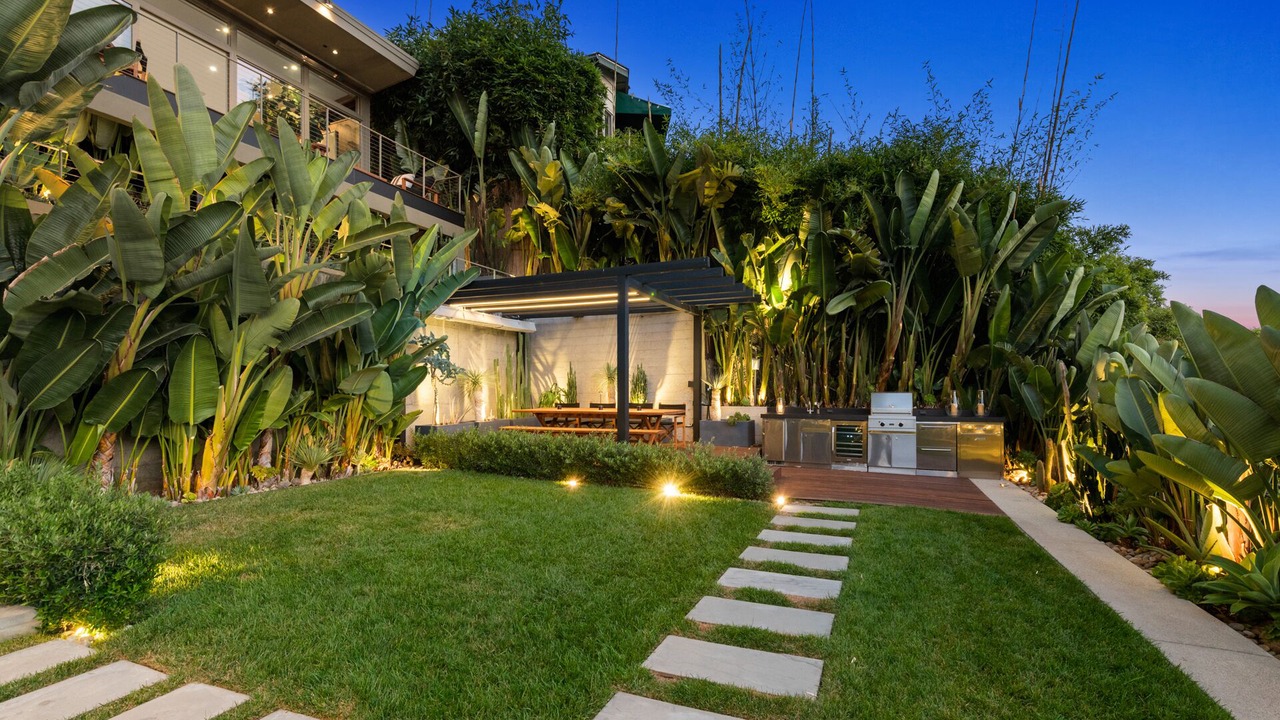 Photo of Outdoor in Beverly Hills