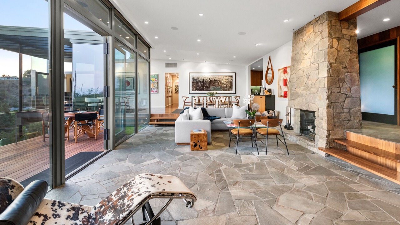 Photo of Livingroom in Beverly Hills
