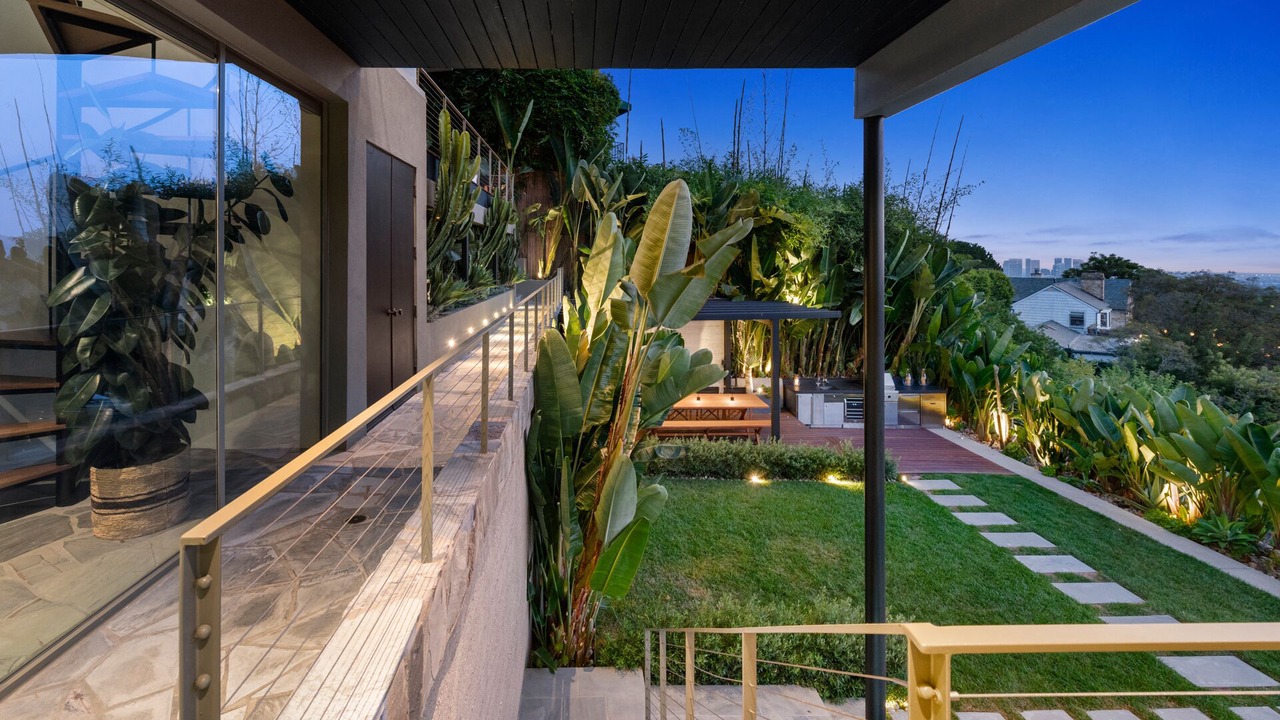 Photo of Outdoor in Beverly Hills