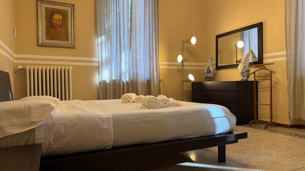 Photo of Bedroom in Parma City Centre