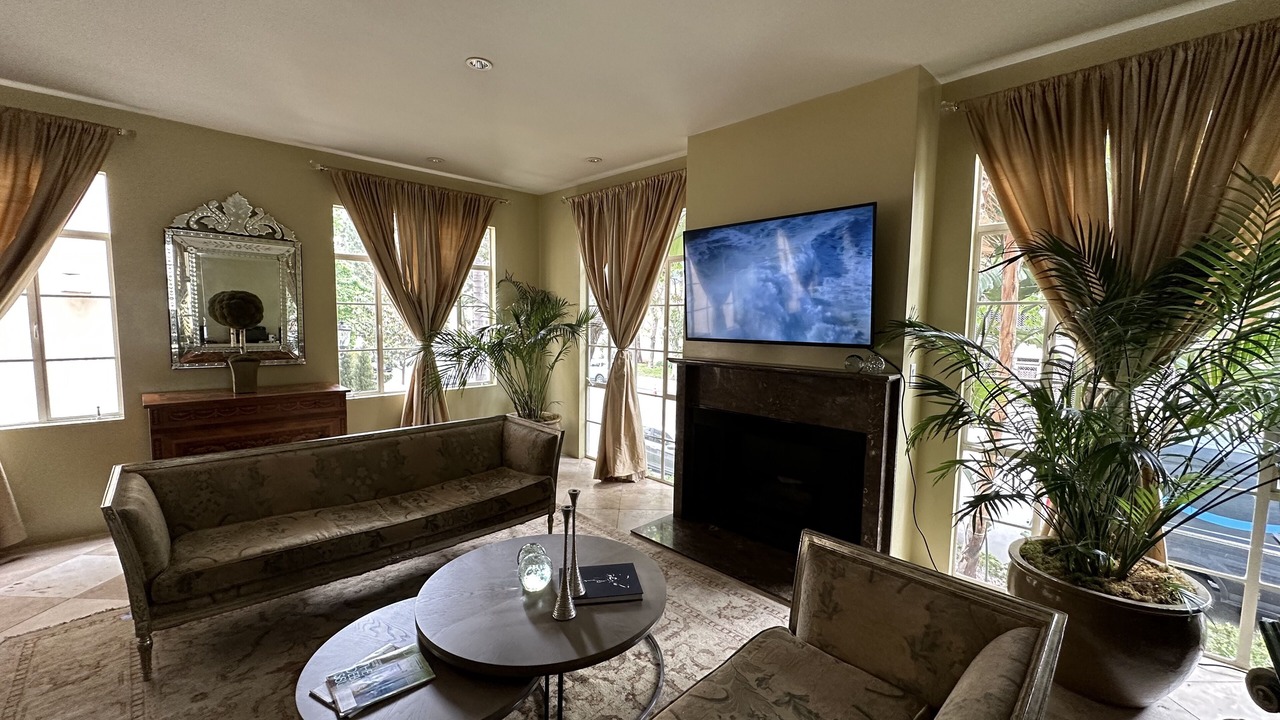 Photo of Livingroom in Beverly Grove