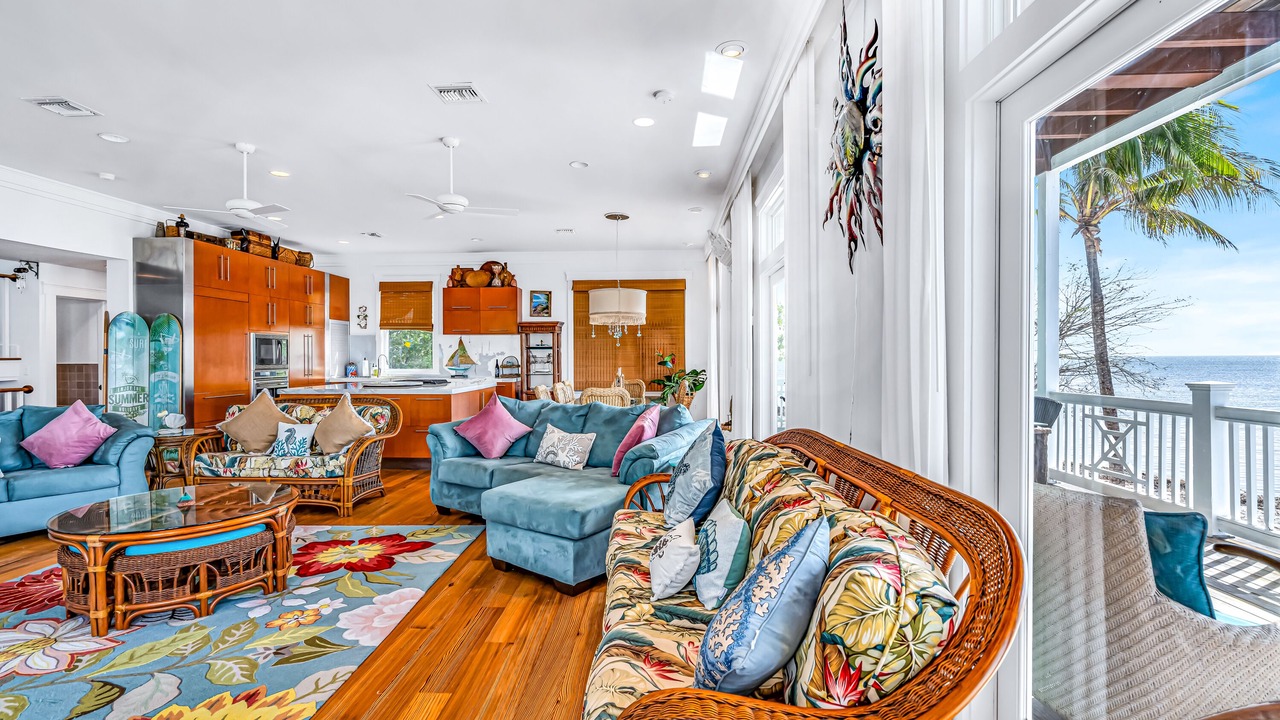 Photo of Livingroom in Coupon Bight Aquatic Preserve