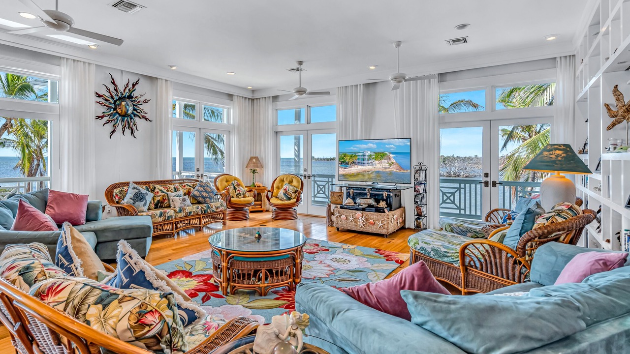 Photo of Livingroom in Coupon Bight Aquatic Preserve