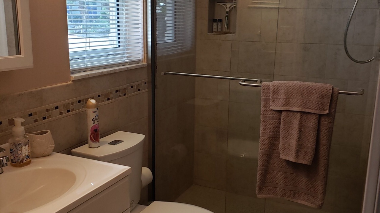Photo of Bathroom in Venetian Shores
