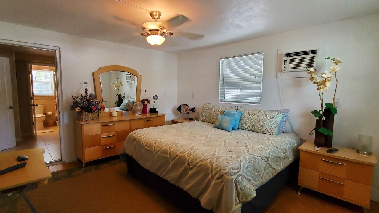 Photo of Bedroom in Venetian Shores