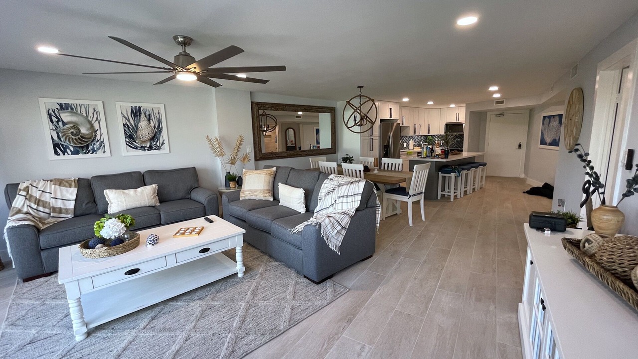 Photo of Livingroom in Rock Harbor