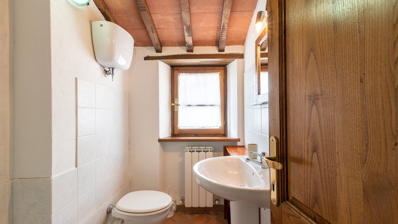 Photo of Bathroom in Cortona