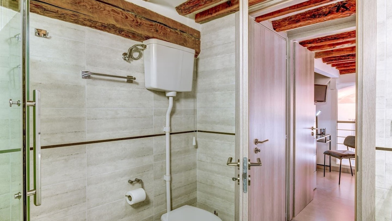 Photo of Bathroom in Genoa Historical Centre
