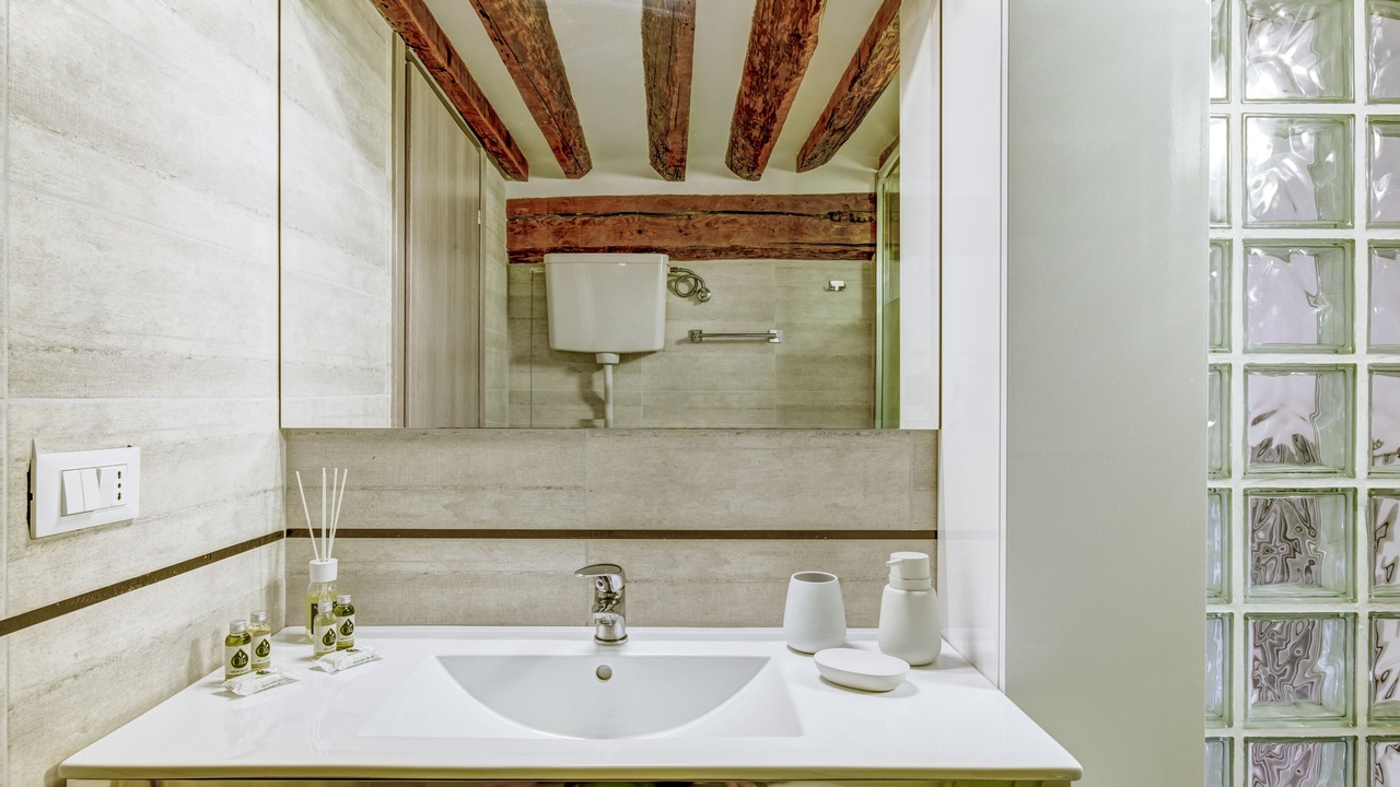 Photo of Bathroom in Genoa Historical Centre
