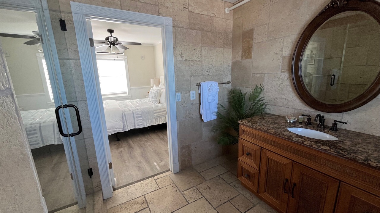 Photo of Bathroom in Marathon