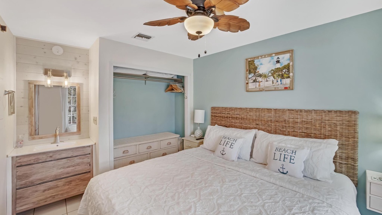 Photo of Bedroom in Truman Annex
