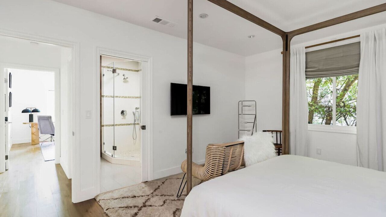 Photo of Bathroom in Beverly Grove
