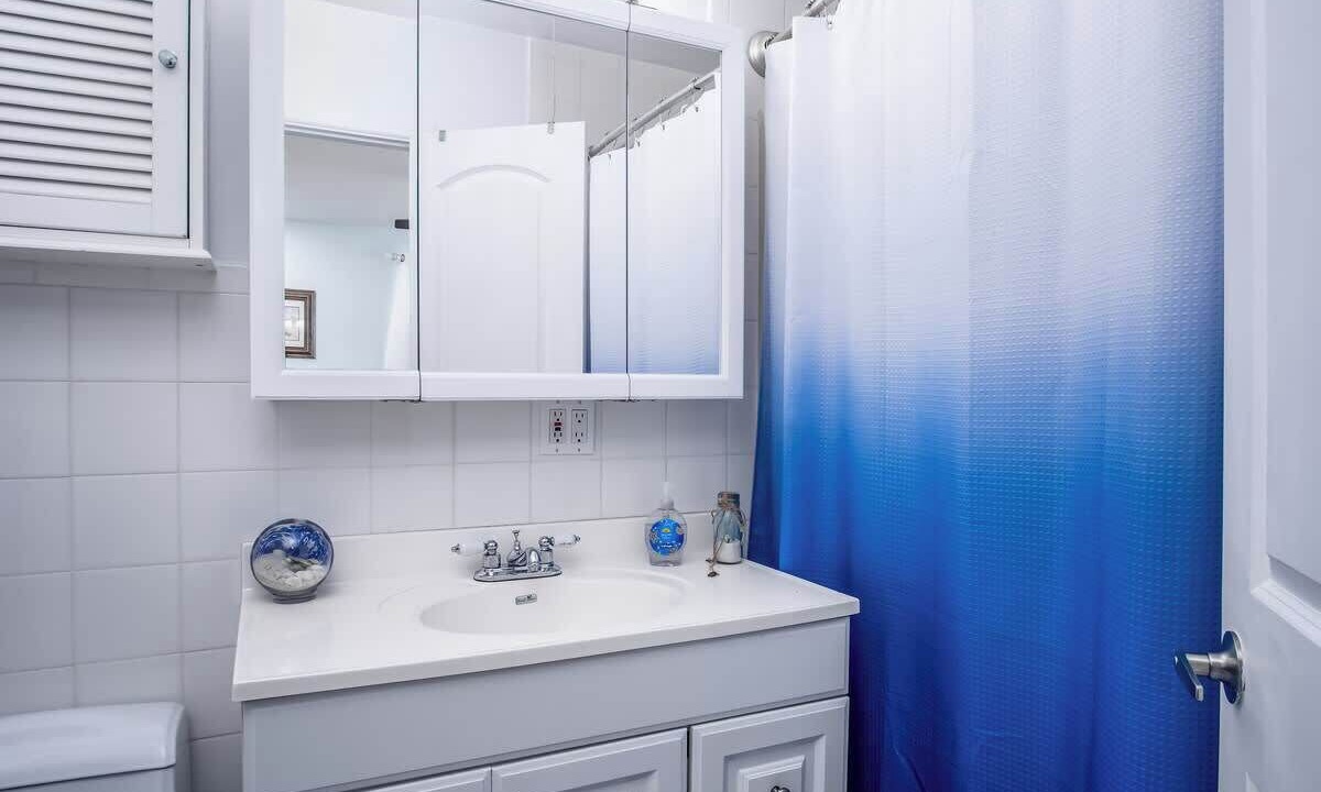 Photo of Bathroom in Cutthroat Harbor Estates