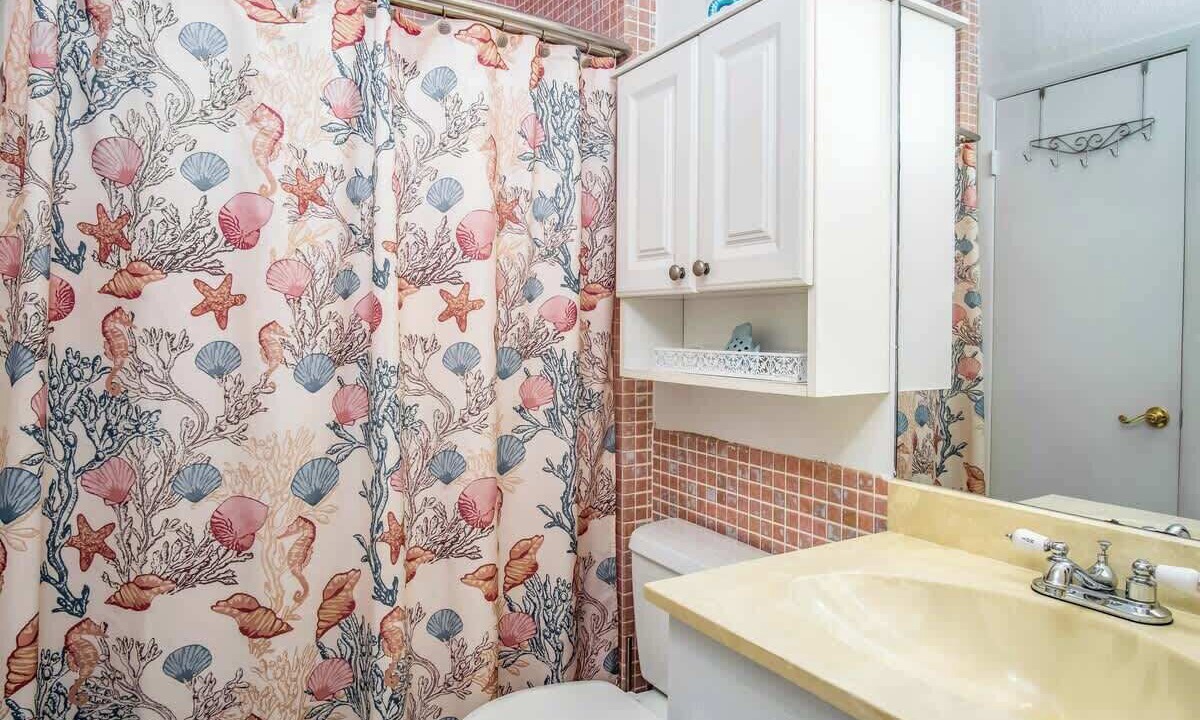 Photo of Bathroom in Cutthroat Harbor Estates