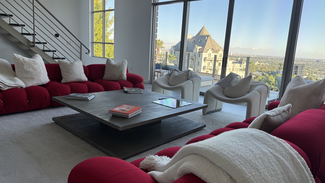 Photo of Others in Hollywood Hills West