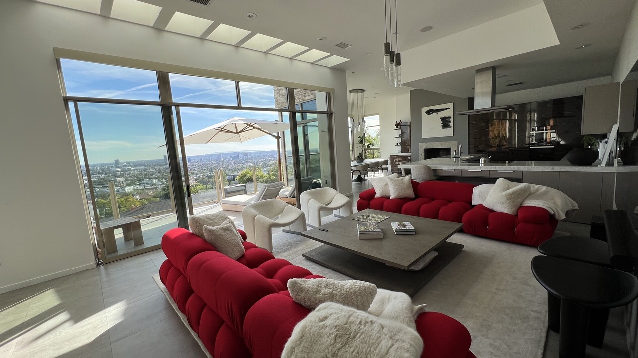 Photo of Livingroom in Hollywood Hills West