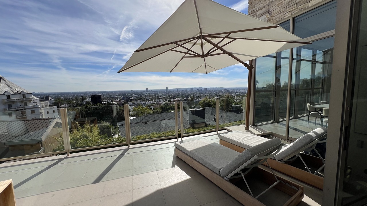Photo of Outdoor in Hollywood Hills West