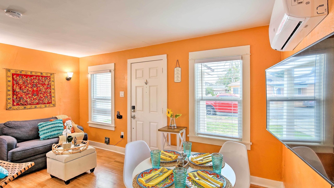 Photo of Livingroom in North Long Beach