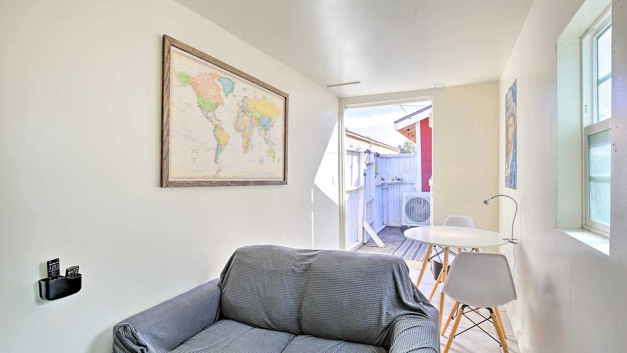 Photo of Livingroom in North Long Beach