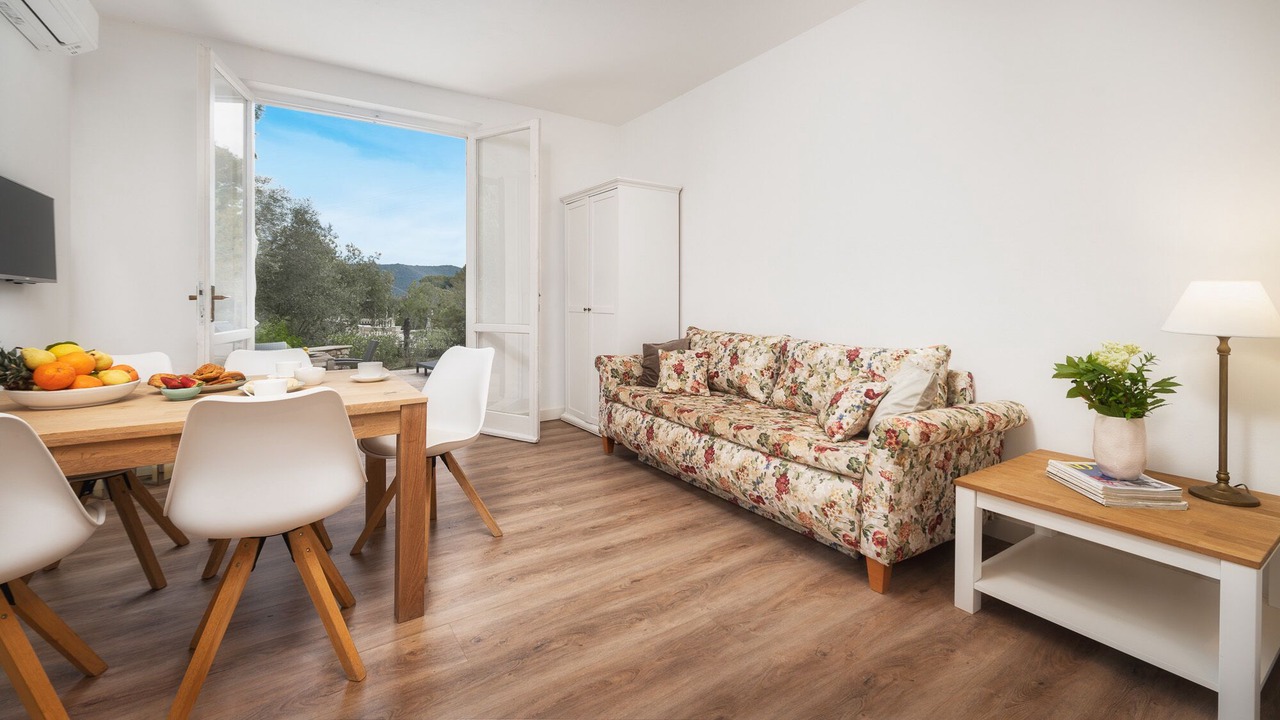 Photo of Livingroom in Lacona
