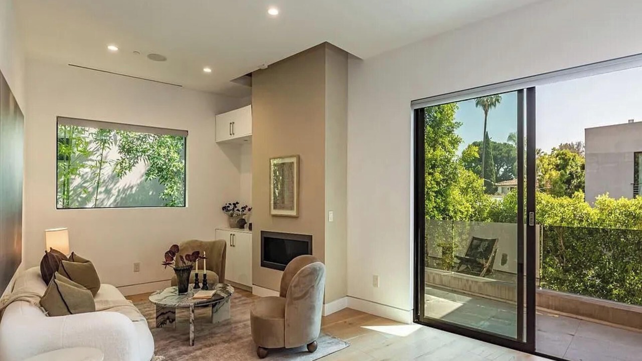 Photo of Livingroom in Beverly Grove