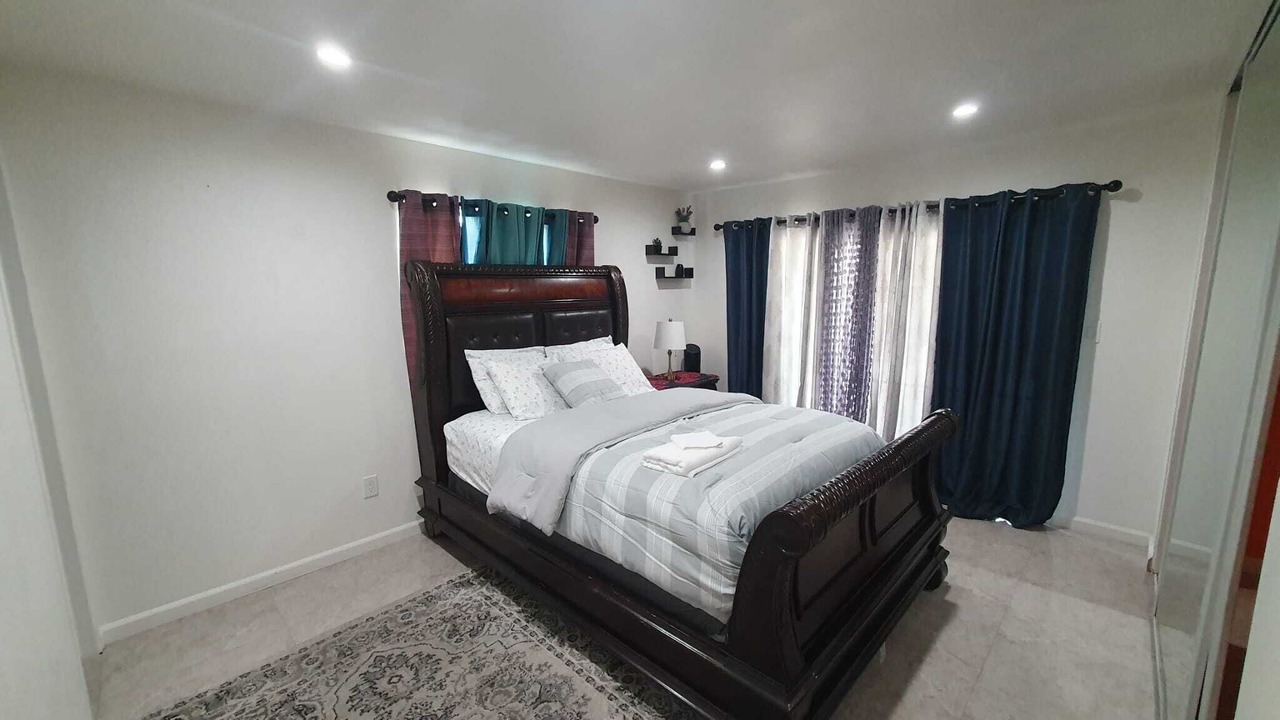 Photo of Bedroom in Harbor