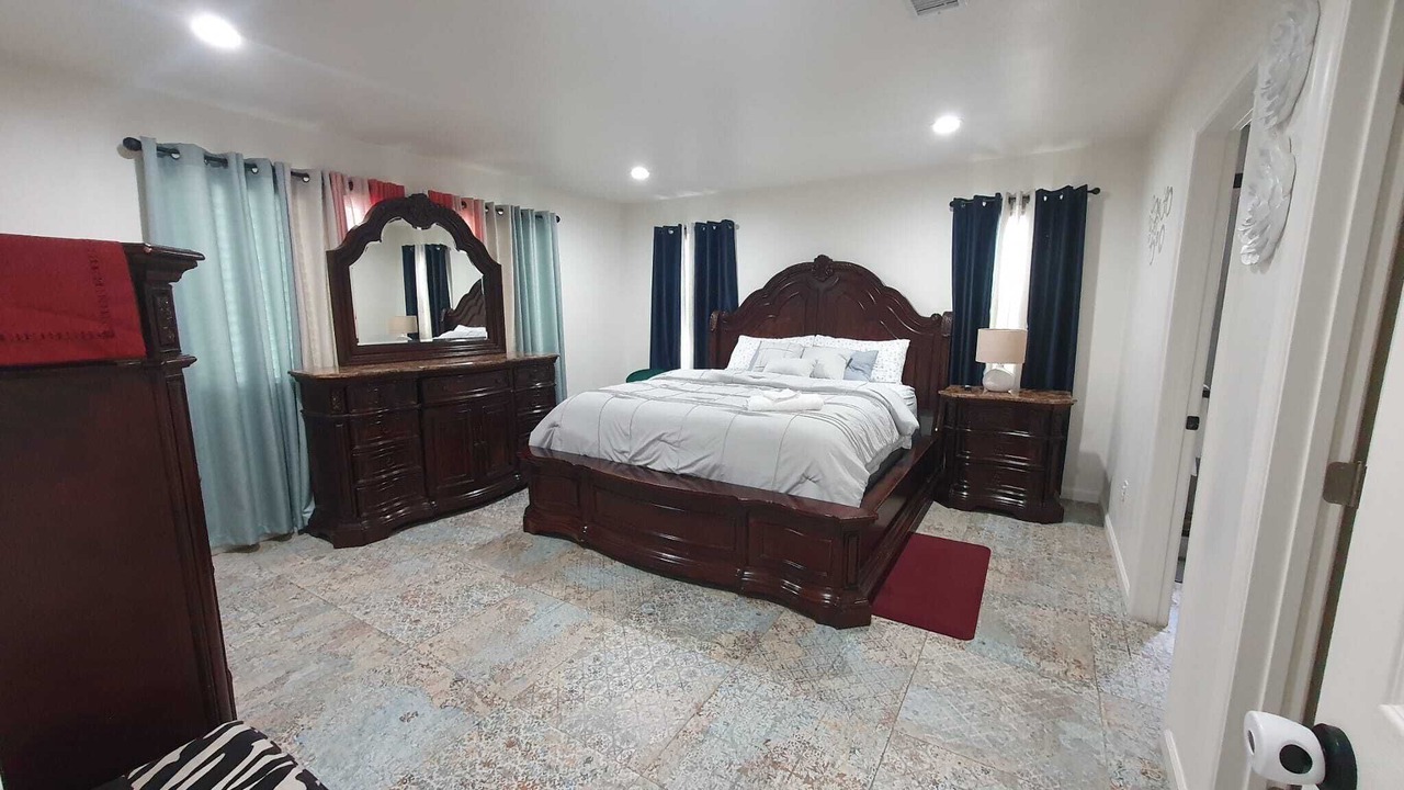 Photo of Bedroom in Harbor