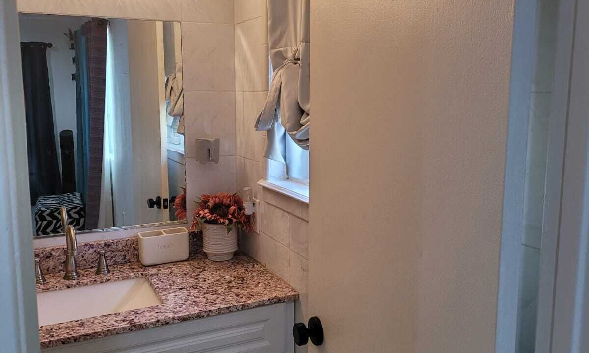 Photo of Bathroom in Harbor