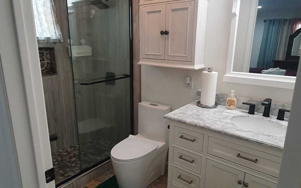 Photo of Bathroom in Harbor