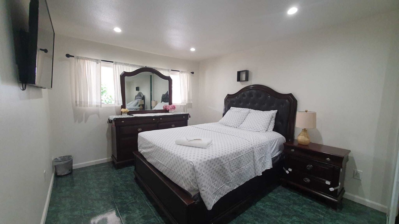 Photo of Bedroom in Harbor