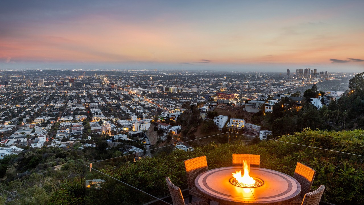 Photo of Outdoor in Hollywood Hills West