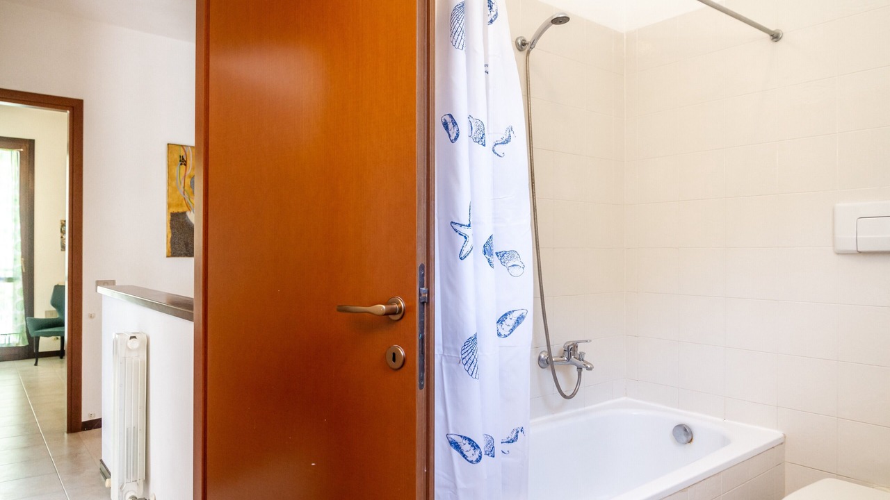 Photo of Bathroom in Arenella