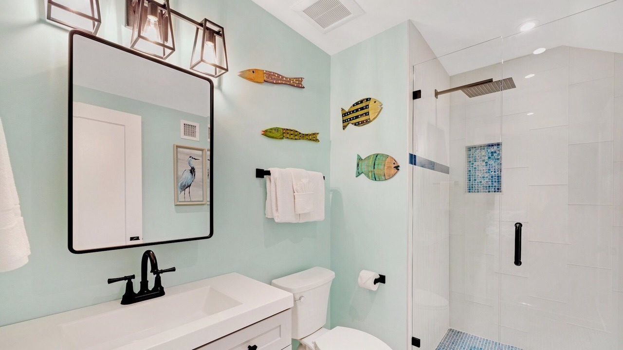 Photo of Bathroom in Uptown - Upper Duval