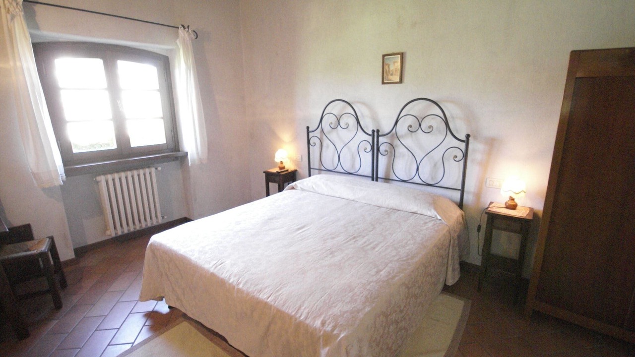 Photo of Others in Montone