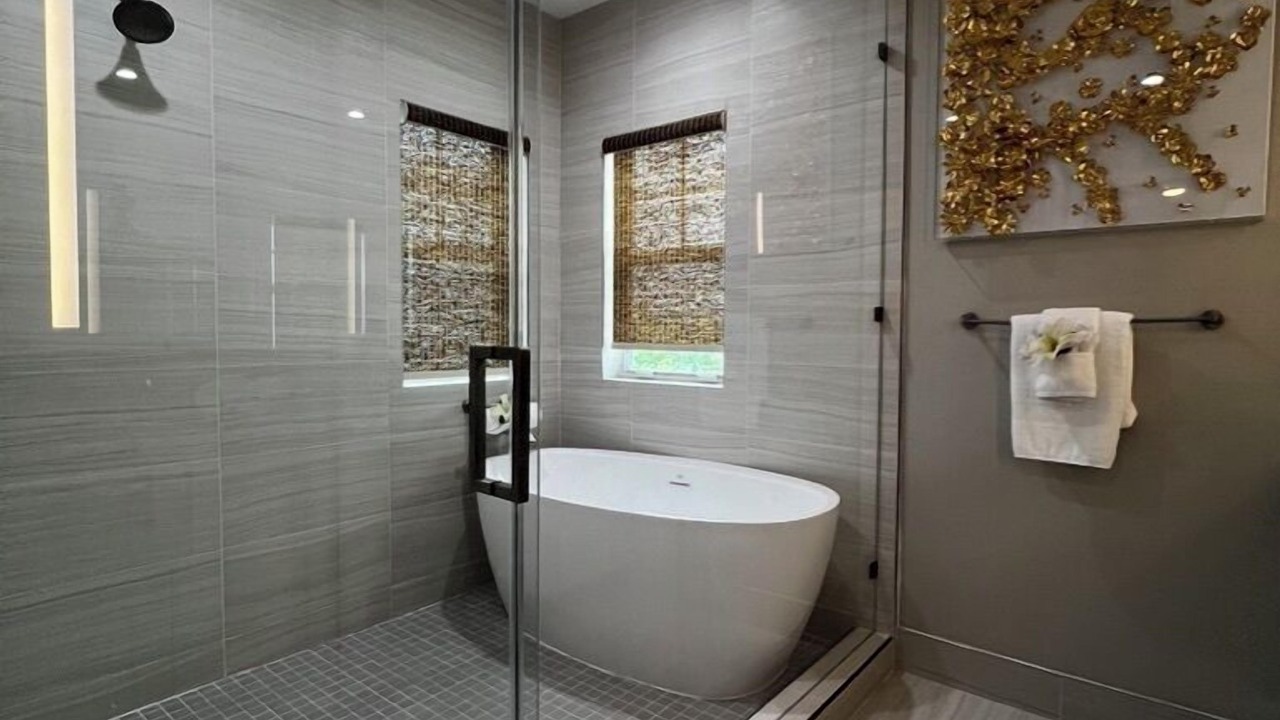 Photo of Bathroom in Rock Harbor