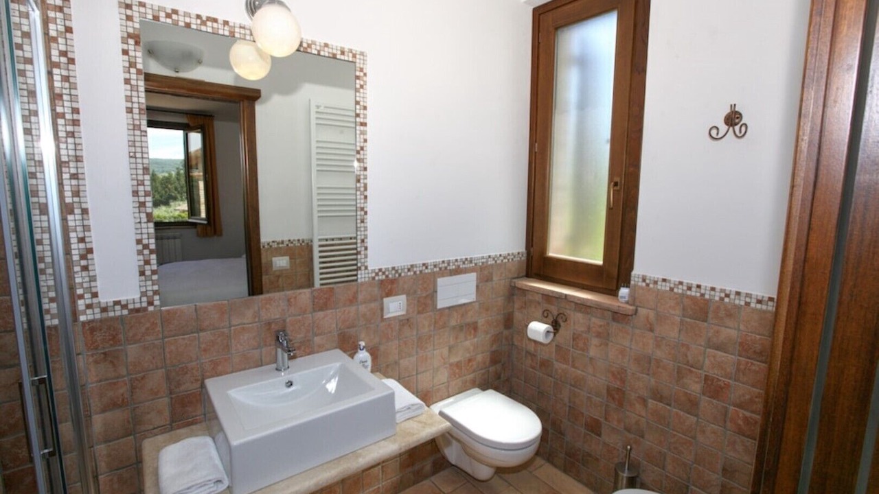 Photo of Bathroom in Todi