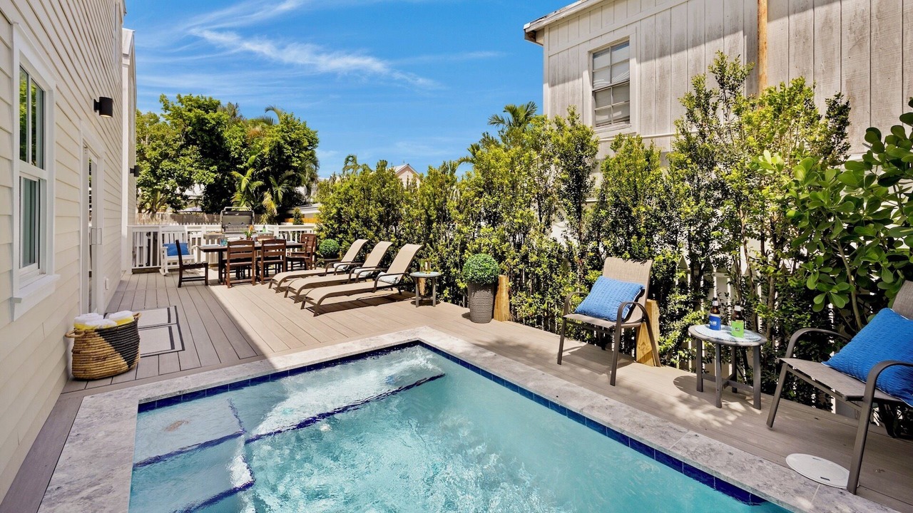 Photo of Outdoor in Uptown - Upper Duval
