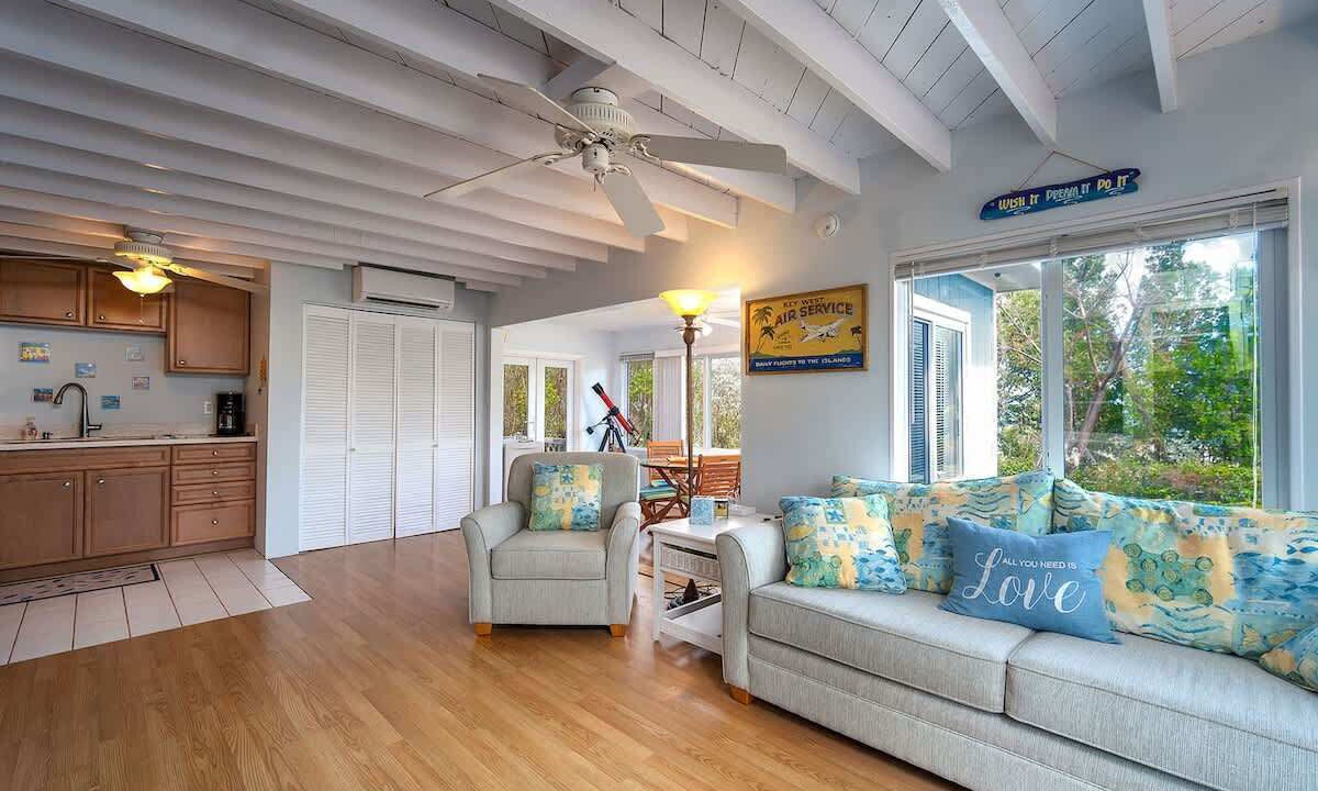 Photo of Livingroom in Summerland Key