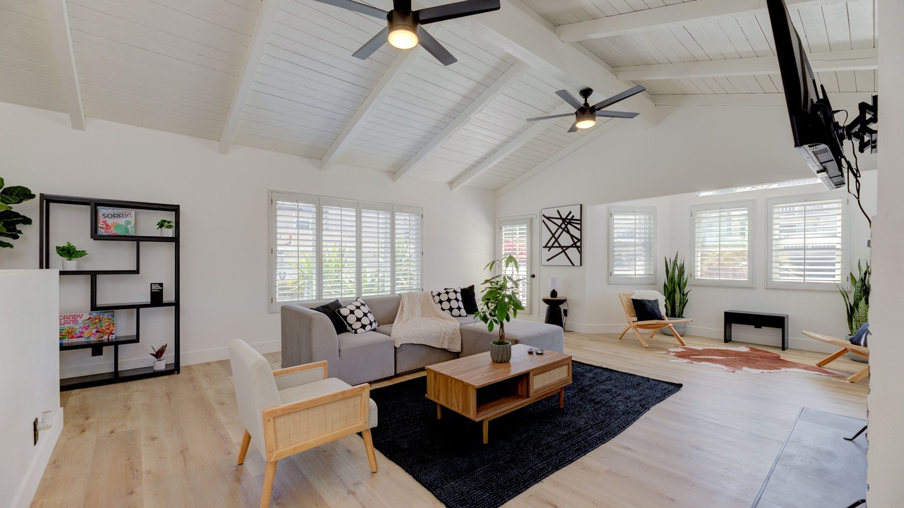 Photo of Livingroom in North Redondo